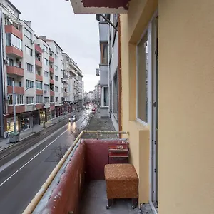 Elegant 2bdr With A Balcony Apartment